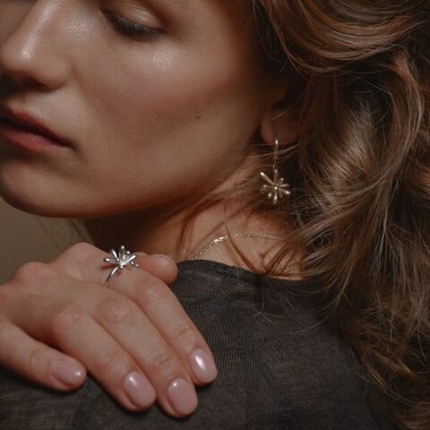 Navsibych earrings
