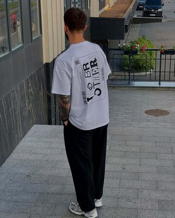 Біла футболка Letters