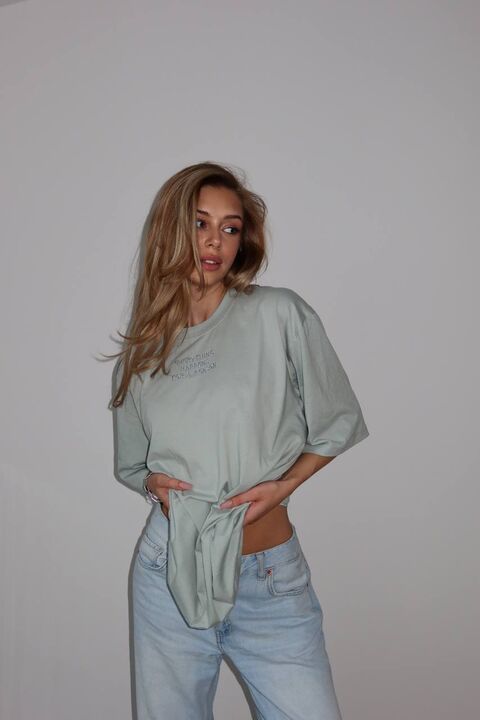 Olive t-shirt Everything