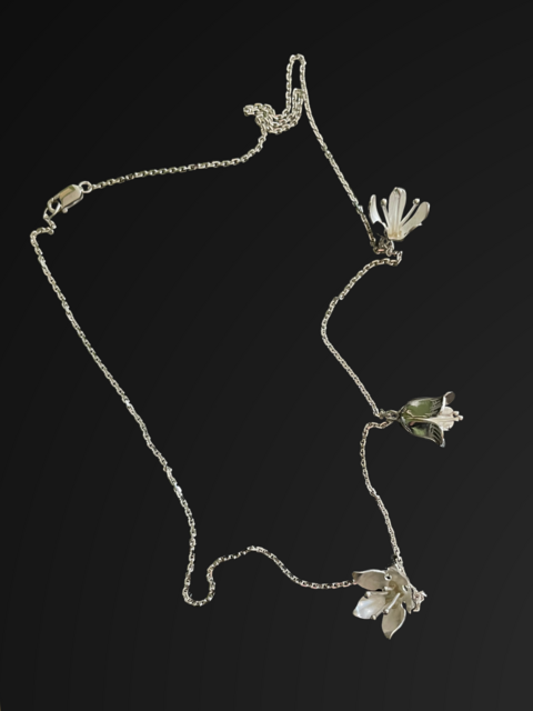 Necklace with 3 Flowers