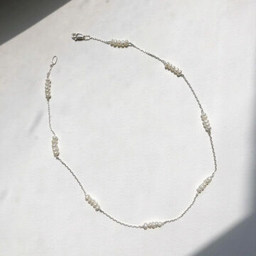 Beaded necklace with silver beads