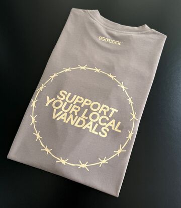 T-shirt Support Your Local Vandals кольору Latte