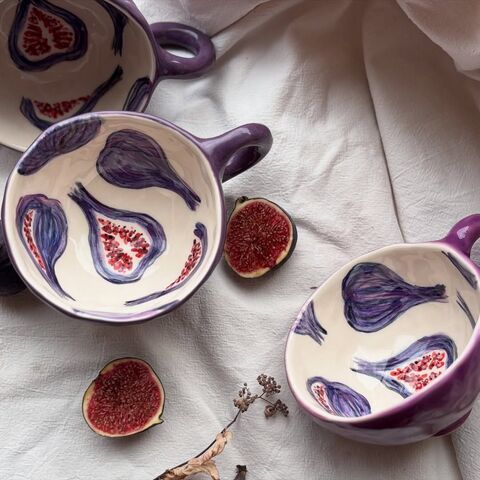 Чашка з інжирами