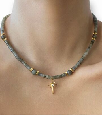 Намисто з лабрадариту та позолоченою підвіскою зірка