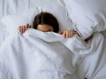 Solid white linen set
