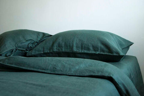 Однотонний комплект із зеленого льону