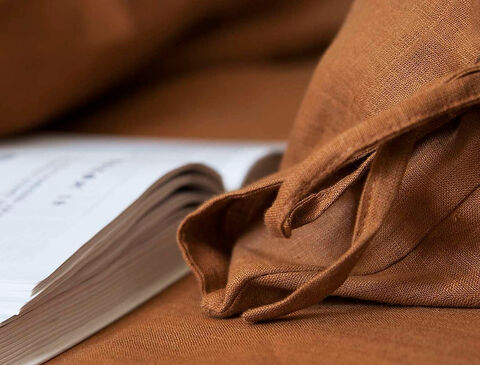 Solid linen set in 'Cinnamon'