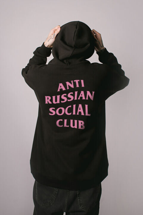 Чорне оверсайз худі ARSC з рожевим лого на спині