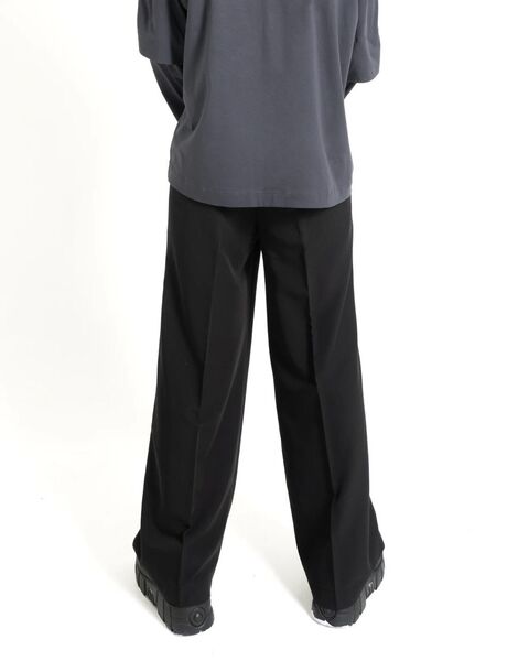 Loose fit pants