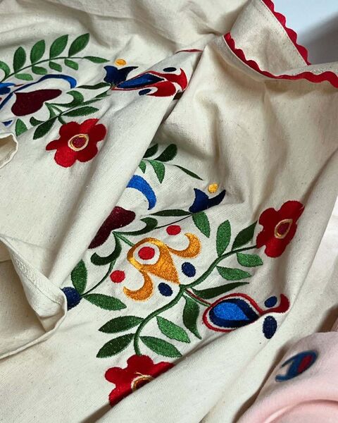 Вишитий ранер для столу Живограй