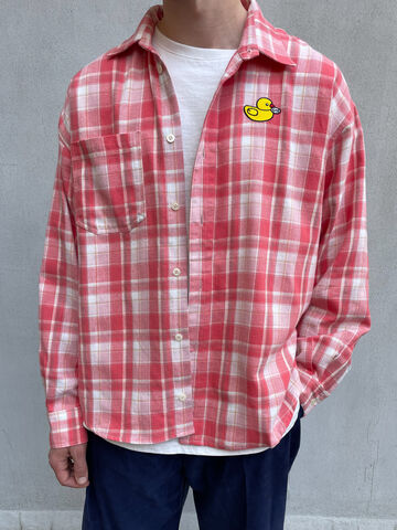 Pink shirt with duck embroidery