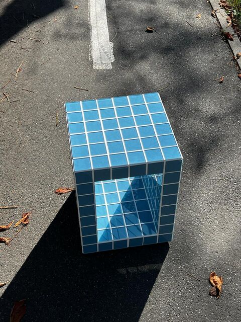 Столик Cube Hole Tile 5 см