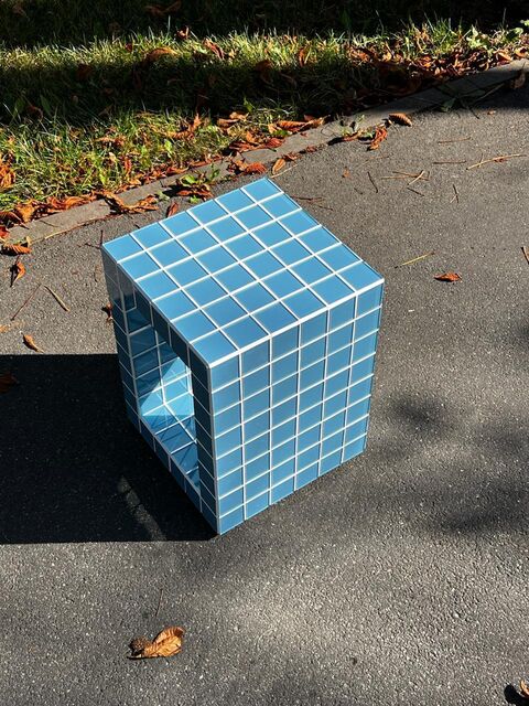 Столик Cube Hole Tile 5 см