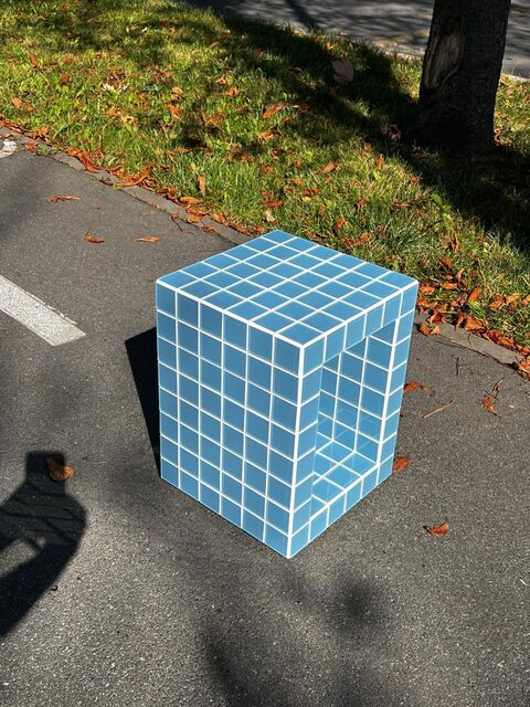 Столик Cube Hole Tile 5 см