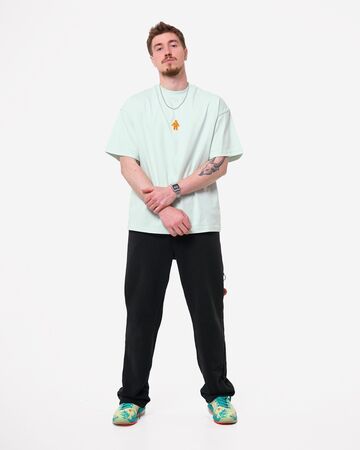 Green T-shirt "Strong Heart"