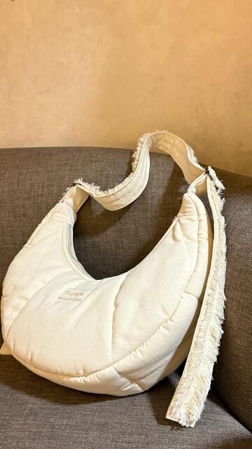 Moon bag XL milk