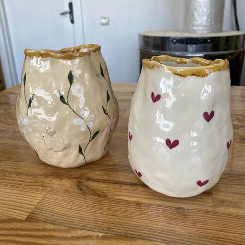 Ваза м'ята з сердечками