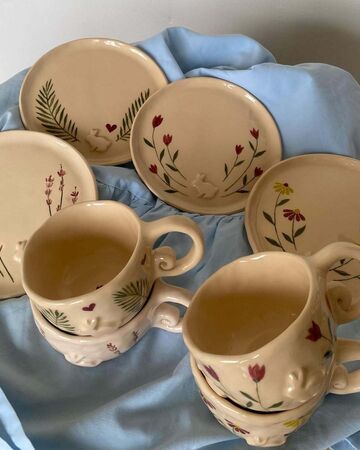 Plate Rabbits in Pink Tulips