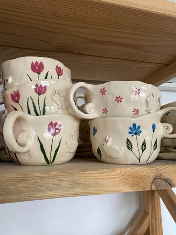 Чашка Кролики в рожевих тюльпанах