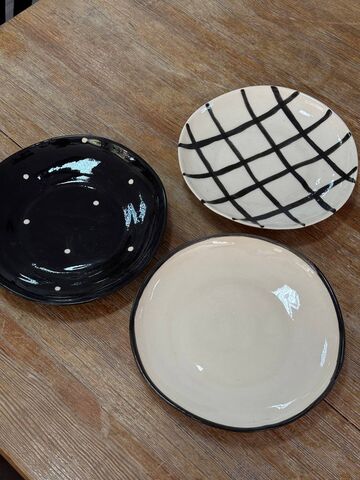 White plate with a colored rim