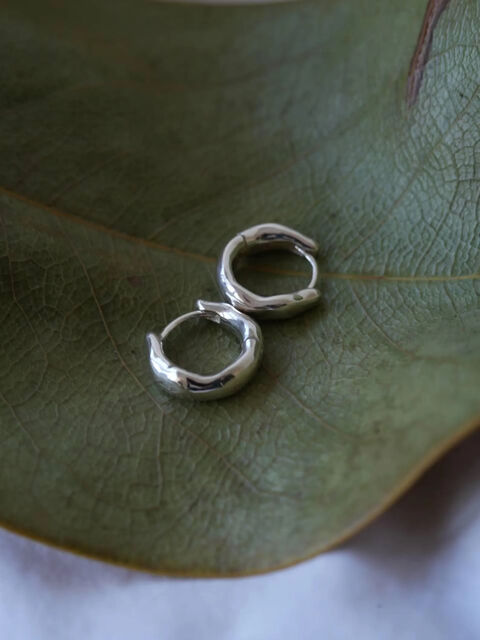 Carrie mini earrings