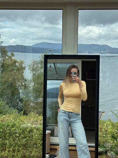 Wheat longsleeve