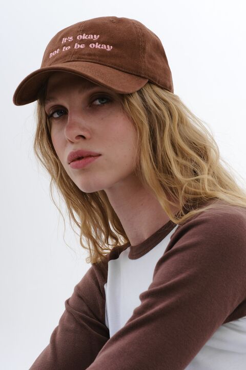 Коричнева джинсова кепка "It's okay not to be okay"