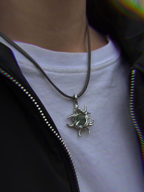 Підвіс з лабрадоритом "Колюча абстракція"