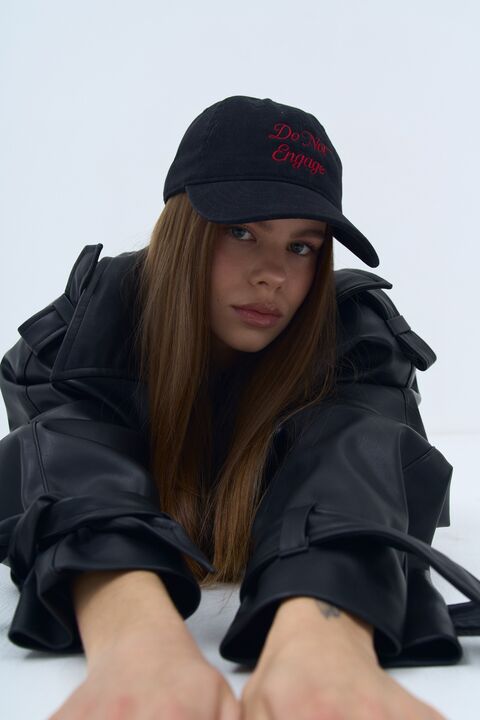 Black denim cap do not engage