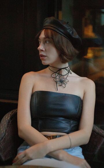 Бензинова квітка-підвіска