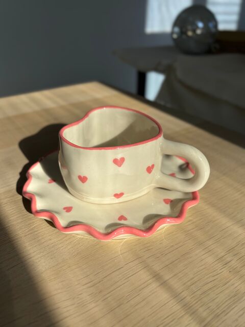 Чашка  у формі серця рожева