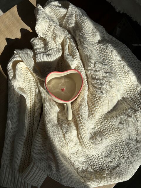 Чашка  у формі серця рожева