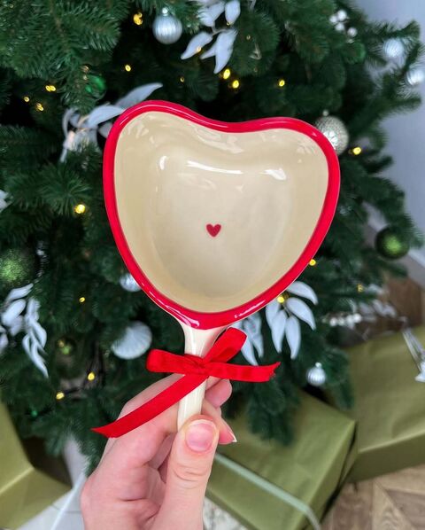 Чашка у формі серця червона