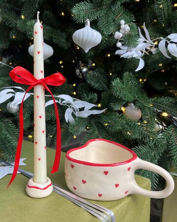 Чашка у формі серця червона