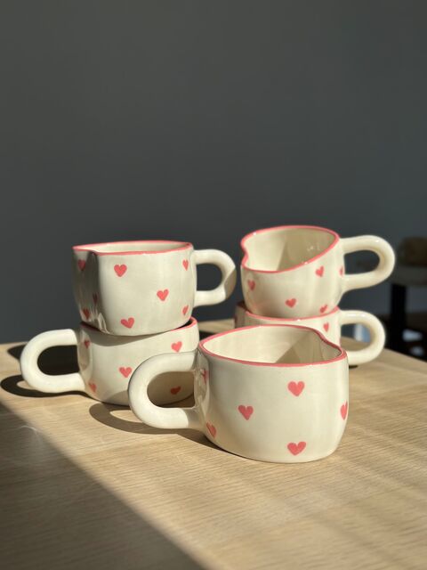 Чашка у формі серця червона