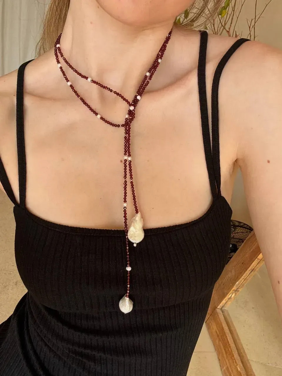 Gina jewelry cord with garnet and pearls