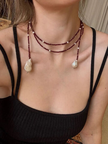 Gina jewelry cord with garnet and pearls