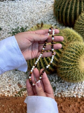 Кольє з перлів та тигрового ока