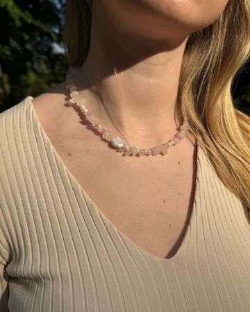 Кольє з рожевого кварцу і перлів Сotton candy