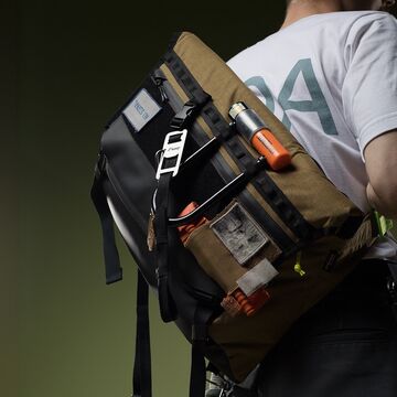 Messenger. Manhattan. coyote / CORDURA®