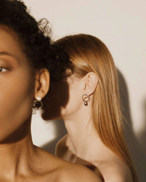 Сережки "Асиметрія з темними  перлинами"