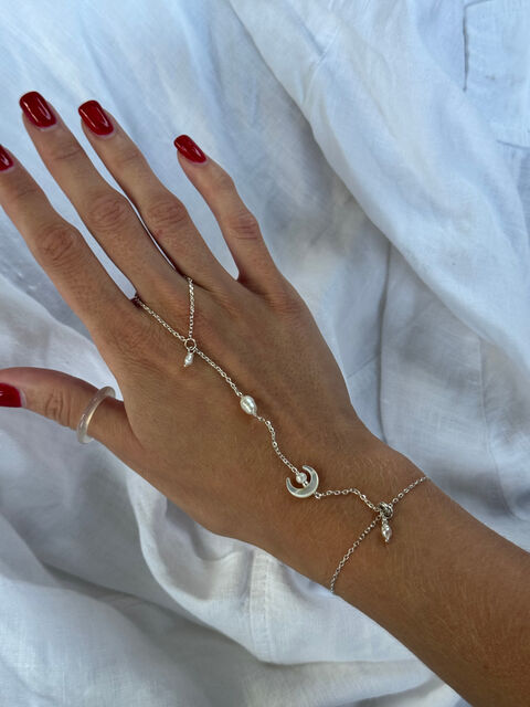 Слейв-браслет з місяцем та перлами