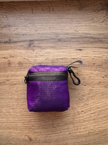 Purple shopper made of recycled plastic bottles