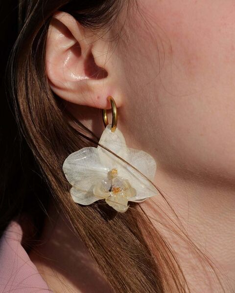 Single earring - Orchid choker