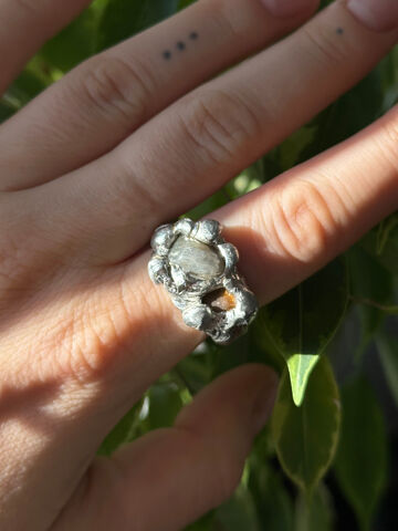 Каблучка з камінчиками