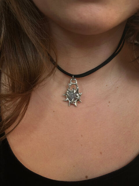 Кулон з корунду