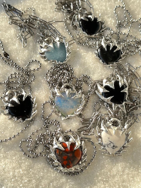 Підвіска "Колюче серце" з опаліту