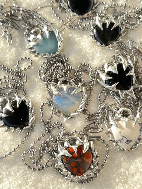 Підвіска "Колюче серце" з опаліту