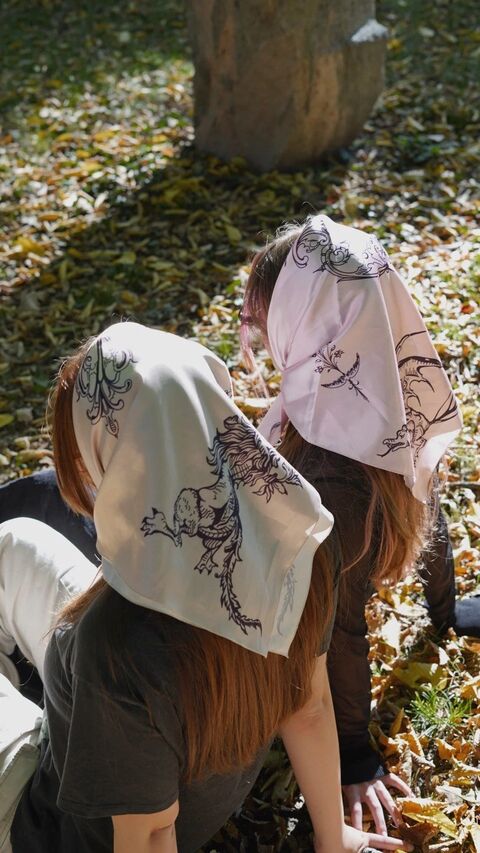 Хустка “Gothic Fauna” Pink