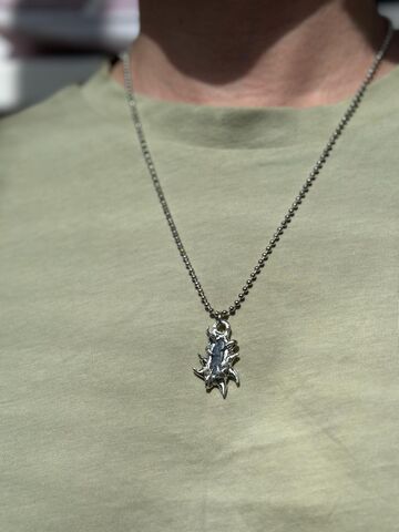 Pendant with kyanite 2